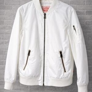 Levi Strauss & Co Women’s White Jacket – Size Large